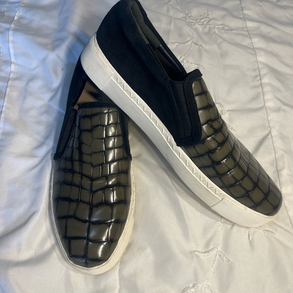 Via Spiga Green Alligator Slip-On Loafers - Picture 7 of 7